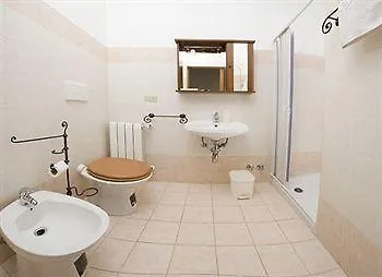 לינה וארוחת בוקר Leccesalento